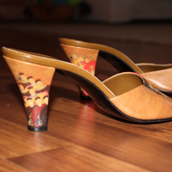 Heels - Picture 4 of 4